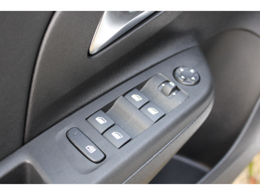 Opel Corsa 1.2 Level 3 ActivLease financial lease