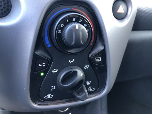 Peugeot 108 Peugeot 1.0 e-VTi Active | Achterbank in delen neerklapbaar | Airco | Centrale deurvergrendeling ... ActivLease financial lease