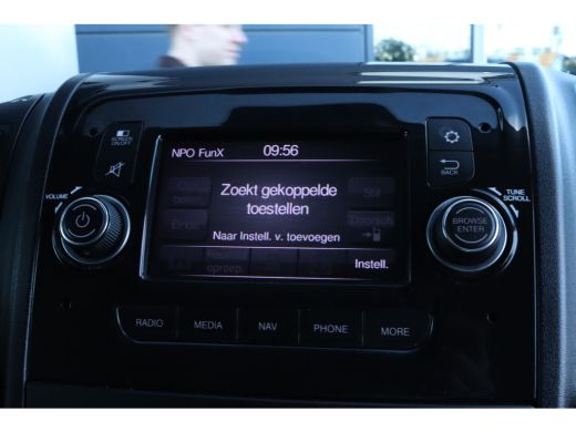 Peugeot Boxer 333 2.2 BlueHDi 140 L2H2 Premium | Camera | Trehaak | Cruise Control | Navi | Carplay | Airco | PDC ActivLease financial lease