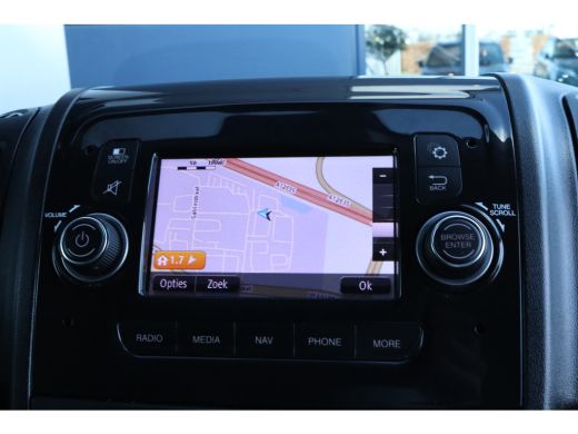 Peugeot Boxer 333 2.2 BlueHDi 140 L2H2 Premium | Camera | Trehaak | Cruise Control | Navi | Carplay | Airco | PDC ActivLease financial lease