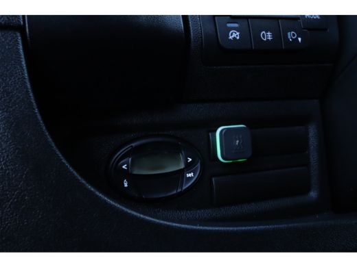 Peugeot Boxer 333 2.2 BlueHDi 140 L2H2 Premium | Camera | Trehaak | Cruise Control | Navi | Carplay | Airco | PDC ActivLease financial lease