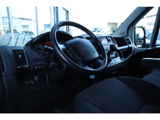 Peugeot Boxer 333 2.2 BlueHDi 140 L2H2 Premium | Camera | Trehaak | Cruise Control | Navi | Carplay | Airco | PDC ActivLease financial lease