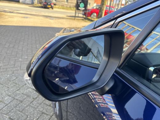Toyota Corolla Touring Sports 1.8 Hybrid First Edition | 06-10141018 Voor meer informatie ActivLease financial lease