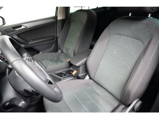 Volkswagen Tiguan 1.5 TSI 150PK DSG-7 Elegance | TREKHAAK | NAVIGATIE | CAMERA | AUTO A. KLEP ActivLease financial lease