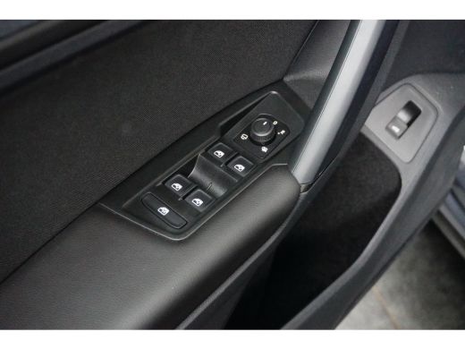 Volkswagen Tiguan 1.5 TSI 150PK DSG-7 Elegance | TREKHAAK | NAVIGATIE | CAMERA | AUTO A. KLEP ActivLease financial lease