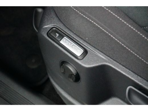 Volkswagen Tiguan 1.5 TSI 150PK DSG-7 Elegance | TREKHAAK | NAVIGATIE | CAMERA | AUTO A. KLEP ActivLease financial lease
