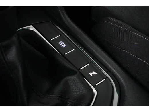 Volkswagen Tiguan 1.5 TSI 150PK DSG-7 Elegance | TREKHAAK | NAVIGATIE | CAMERA | AUTO A. KLEP ActivLease financial lease
