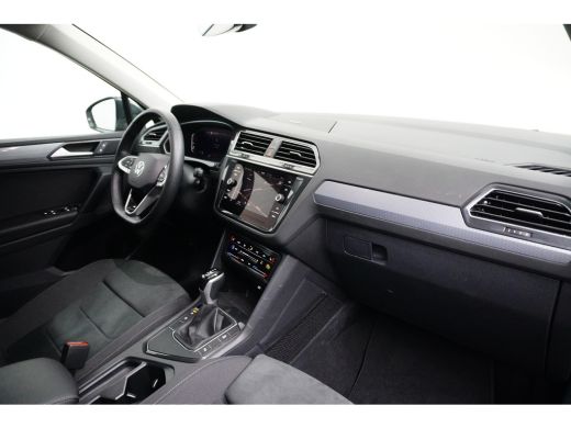 Volkswagen Tiguan 1.5 TSI 150PK DSG-7 Elegance | TREKHAAK | NAVIGATIE | CAMERA | AUTO A. KLEP ActivLease financial lease