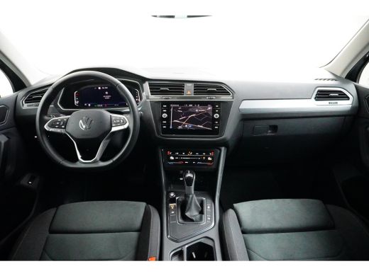 Volkswagen Tiguan 1.5 TSI 150PK DSG-7 Elegance | TREKHAAK | NAVIGATIE | CAMERA | AUTO A. KLEP ActivLease financial lease