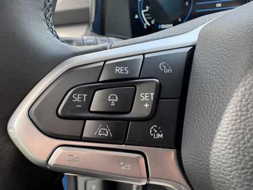 Volkswagen Transporter 2.0 TDI L2H1 30 170PK automaat ActivLease financial lease