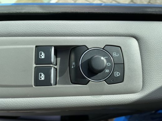 Volkswagen Transporter 2.0 TDI L2H1 30 170PK automaat ActivLease financial lease