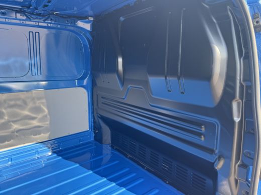 Volkswagen Transporter 2.0 TDI L2H1 30 170PK automaat ActivLease financial lease