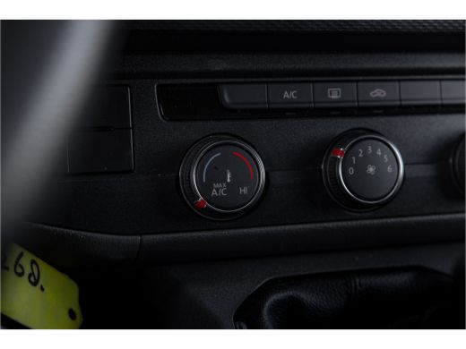 Volkswagen Transporter | Cruise Control | Airco | Carplay | Navi By App | Trekhaak ActivLease financial lease
