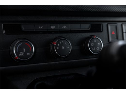 Volkswagen Transporter | Cruise Control | Airco | Carplay | Navi By App | Trekhaak ActivLease financial lease