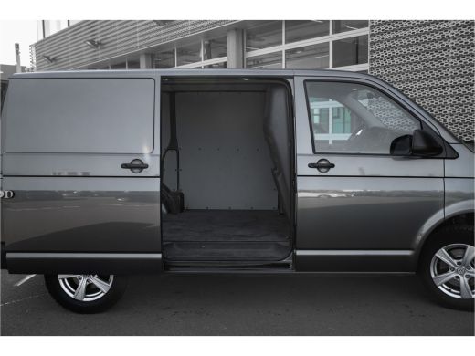Volkswagen Transporter | Cruise Control | Airco | Carplay | Navi By App | Trekhaak ActivLease financial lease