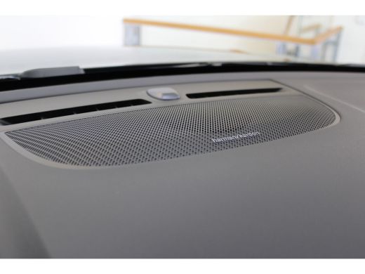 Volvo  EC40 Ext Range 252PK Plus Black Edition 82kWh | Pixel LED | 360º view | HK Audio | Warmtepomp ActivLease financial lease