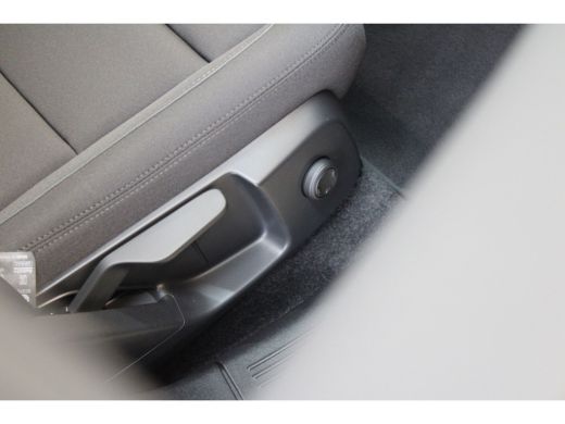 Volvo  EC40 Ext Range 252PK Plus Black Edition 82kWh | Pixel LED | 360º view | HK Audio | Warmtepomp ActivLease financial lease