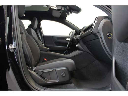 Volvo  EC40 Ext Range 252PK Plus Black Edition 82kWh | Pixel LED | 360º view | HK Audio | Warmtepomp ActivLease financial lease