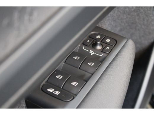 Volvo  EC40 Ext Range 252PK Plus Black Edition 82kWh | Pixel LED | 360º view | HK Audio | Warmtepomp ActivLease financial lease