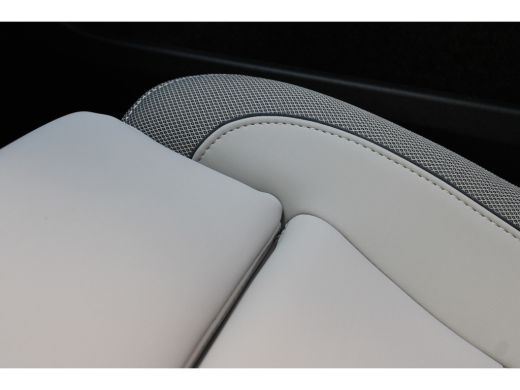 Volvo  EX40 Volvo Extended Range 252PK Ultra 82kWh | Pixel LED | Panoramadak | 20'' | Memory Stoel | HK Audio ActivLease financial lease