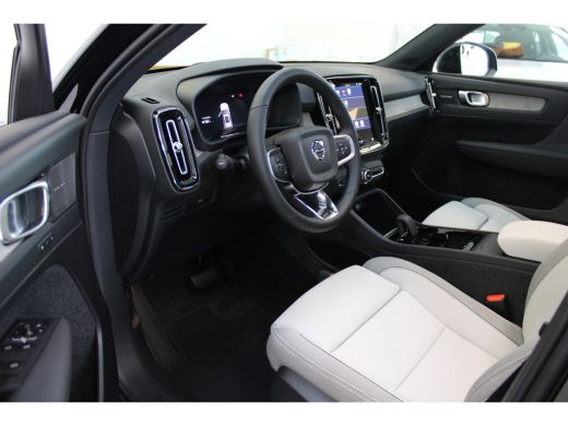 Volvo  EX40 Volvo Extended Range 252PK Ultra 82kWh | Pixel LED | Panoramadak | 20'' | Memory Stoel | HK Audio ActivLease financial lease