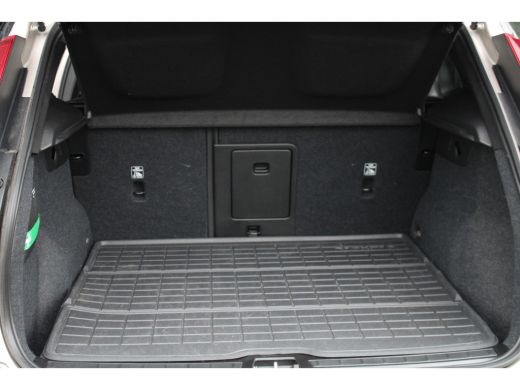 Volvo  XC40 Recharge Core 70 kWh | Climate Pack | Getint Glas | Camera | 19-Inch ActivLease financial lease