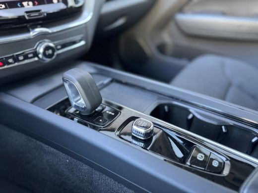 Volvo  XC60 2.0 B4 Momentum | Apple Carplay/Android Auto|telefoonintegratie premium | Cruise control adaptief... ActivLease financial lease