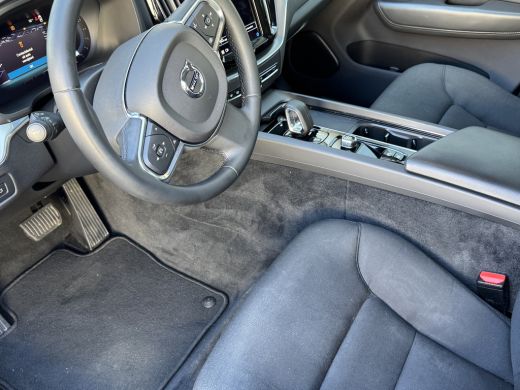 Volvo  XC60 2.0 B4 Momentum | Apple Carplay/Android Auto|telefoonintegratie premium | Cruise control adaptief... ActivLease financial lease