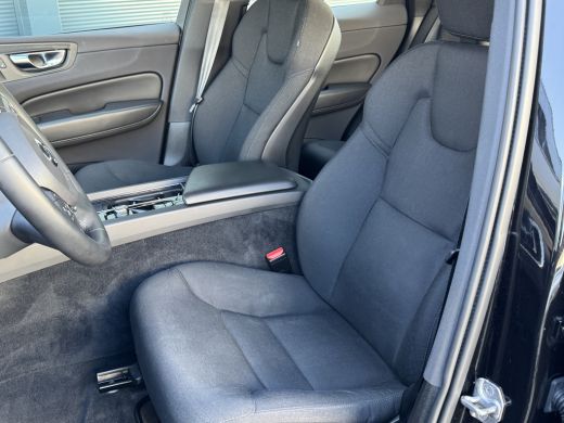 Volvo  XC60 2.0 B4 Momentum | Apple Carplay/Android Auto|telefoonintegratie premium | Cruise control adaptief... ActivLease financial lease
