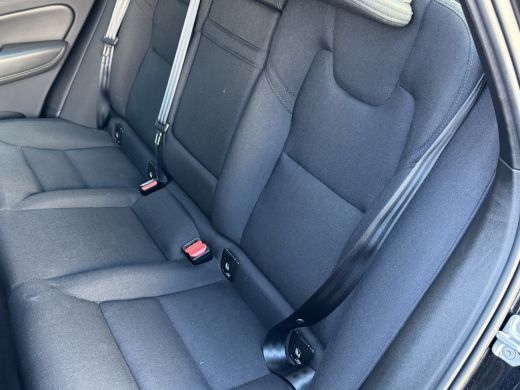 Volvo  XC60 2.0 B4 Momentum | Apple Carplay/Android Auto|telefoonintegratie premium | Cruise control adaptief... ActivLease financial lease