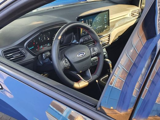 Ford Focus 1.0 EcoB 155PK Automaat Hybrid ST Line Panoramadak | Winterpack | Camera | Elektrisch glazen pano... ActivLease financial lease