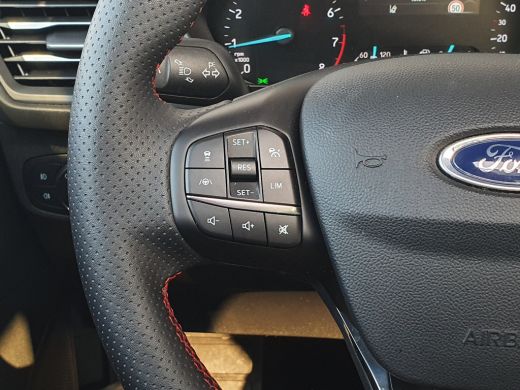 Ford Focus 1.0 EcoB 155PK Automaat Hybrid ST Line Panoramadak | Winterpack | Camera | Elektrisch glazen pano... ActivLease financial lease