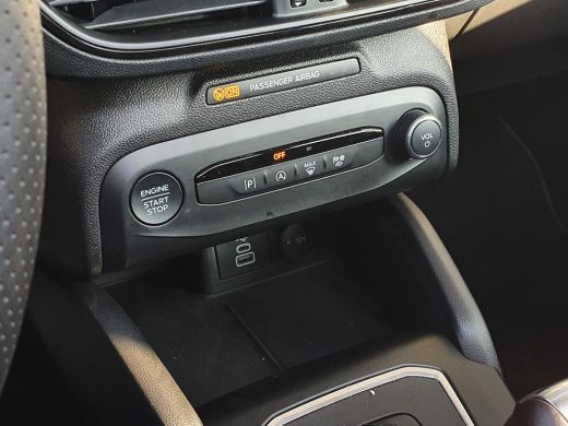 Ford Focus 1.0 EcoB 155PK Automaat Hybrid ST Line Panoramadak | Winterpack | Camera | Elektrisch glazen pano... ActivLease financial lease