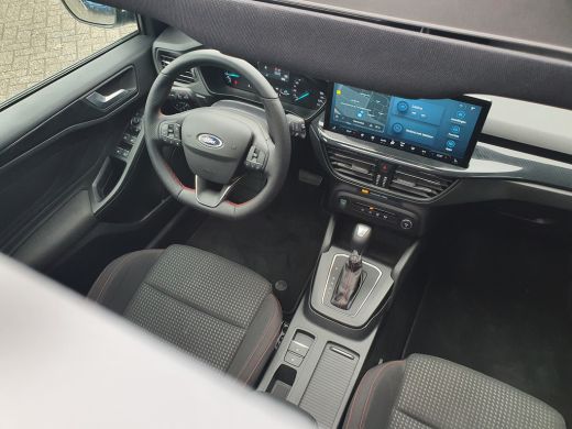 Ford Focus Wagon 1.0 EcoB 155PK Automaat Hybrid ST Line Panoramadak | Winterpack | Camera | Cruise control a... ActivLease financial lease