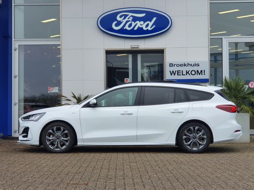 Ford Focus Wagon 1.0 EcoB 155PK Automaat Hybrid ST Line Panoramadak | Winterpack | Camera | Cruise control a... ActivLease financial lease
