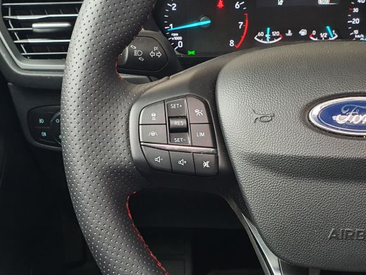 Ford Focus Wagon 1.0 EcoB 155PK Automaat Hybrid ST Line Panoramadak | Winterpack | Camera | Cruise control a... ActivLease financial lease