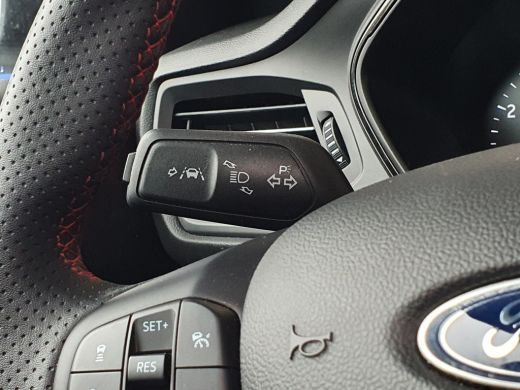 Ford Focus Wagon 1.0 EcoB 155PK Automaat Hybrid ST Line Panoramadak | Winterpack | Camera | Cruise control a... ActivLease financial lease