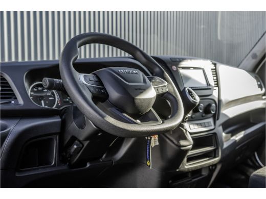 Iveco Daily 35S14 2.3 | Bakwagen met laadklep | Euro 6 | Automaat | Cruise | Airco | Camera ActivLease financial lease