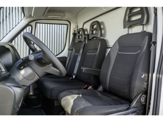 Iveco Daily 35S14 2.3 | Bakwagen met laadklep | Euro 6 | Automaat | Cruise | Airco | Camera ActivLease financial lease