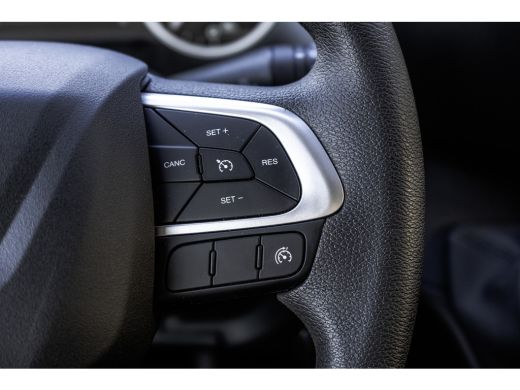 Iveco Daily 35S14 2.3 | Bakwagen met laadklep | Euro 6 | Automaat | Cruise | Airco | Camera ActivLease financial lease