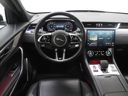 Jaguar F-Pace Jaguar P400e PHEV R-Dynamic S | Pano | Afneembare trekhaak | Black Pack | Adaptieve Cruise Control ActivLease financial lease