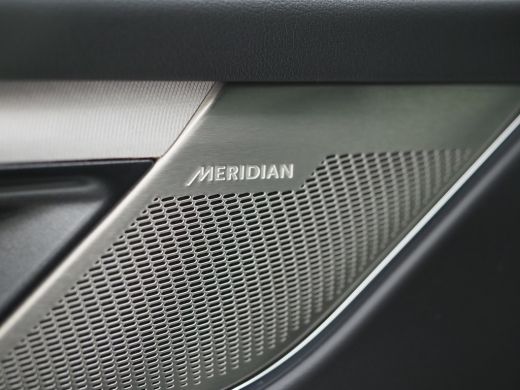 Jaguar F-Pace Jaguar P400e PHEV R-Dynamic S | Pano | Afneembare trekhaak | Black Pack | Adaptieve Cruise Control ActivLease financial lease
