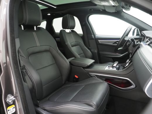 Jaguar F-Pace Jaguar P400e PHEV R-Dynamic S | Pano | Afneembare trekhaak | Black Pack | Adaptieve Cruise Control ActivLease financial lease