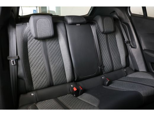 Peugeot 2008 1.2 PureTech 100 Allure | Apple Carplay/Android Auto|telefoonintegratie premium | Climate Control... ActivLease financial lease