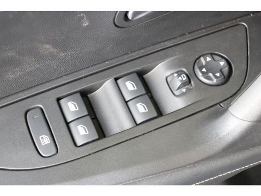 Peugeot 2008 1.2 PureTech 100 Allure | Apple Carplay/Android Auto|telefoonintegratie premium | Climate Control... ActivLease financial lease