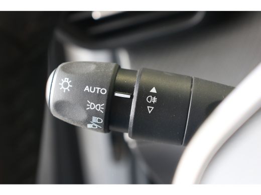 Peugeot 2008 1.2 PureTech 100 Allure | Apple Carplay/Android Auto|telefoonintegratie premium | Climate Control... ActivLease financial lease