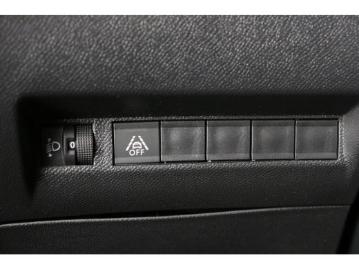 Peugeot 208 1.2 Allure 100pk Automaat | Navi | Camera | Cruise control | Climate control | DAB | Apple Carplay | ActivLease financial lease