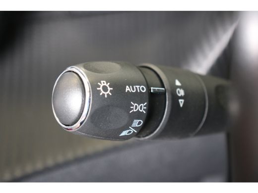 Peugeot 208 1.2 Allure 100pk Automaat | Navi | Camera | Cruise control | Climate control | DAB | Apple Carplay | ActivLease financial lease