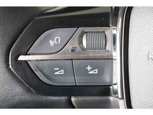 Peugeot 208 1.2 Allure 100pk Automaat | Navi | Camera | Cruise control | Climate control | DAB | Apple Carplay | ActivLease financial lease
