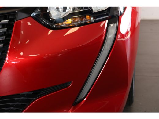 Peugeot 208 1.2 Allure 100pk Automaat | Navi | Camera | Cruise control | Climate control | DAB | Apple Carplay | ActivLease financial lease
